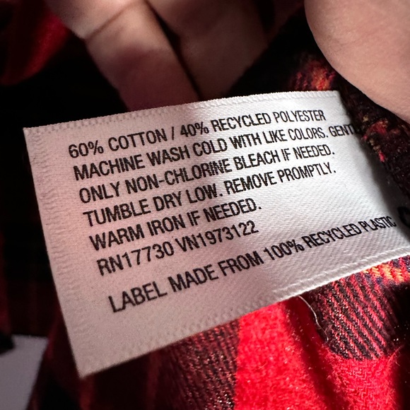 Christmas : Holiday graphic Flannel shirt.   Women’s XL - Picture 8 of 8